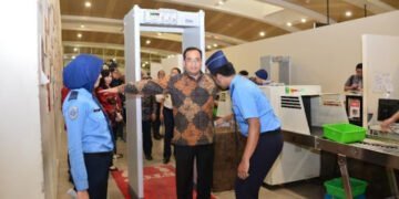 Avsec Selidiki KTP Dua Penumpang Sriwijaya SJ-182 yang Diduga Palsu