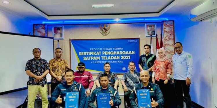 Ungkap Penipuan, Tiga Satpam PT Shelter Nusantara Raih Penghargaan