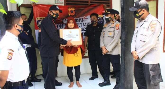 HUT Satpam Ke-40, Polres Majalengka Berikan Sembako ke Warga & Yatim
