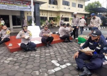 50 Satpam Nikmati Nasi Ponggol Bersama Kapolres Tegal Kota