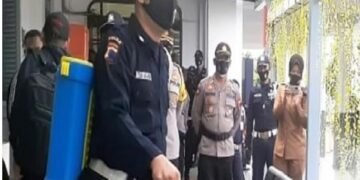 Paskot Tegal dan Polres Tegal Kota Bersinergi Lakukan Penyemprotan Disinfektan