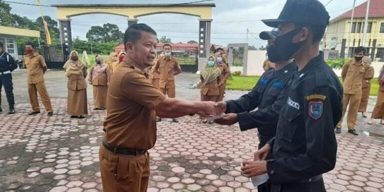 Selamatkan Ratusan Nyawa Santri, Dua Satpam Raih Penghargaan