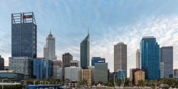 Sekuriti Hotel Terpapar Corona, Dua Juta Warga Diisolasi