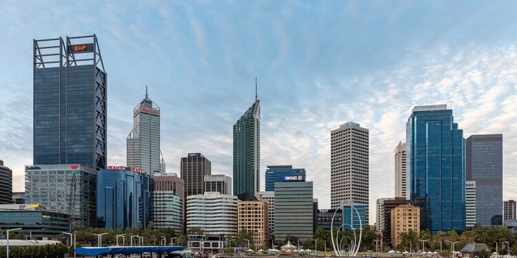 Sekuriti Hotel Terpapar Corona, Dua Juta Warga Diisolasi