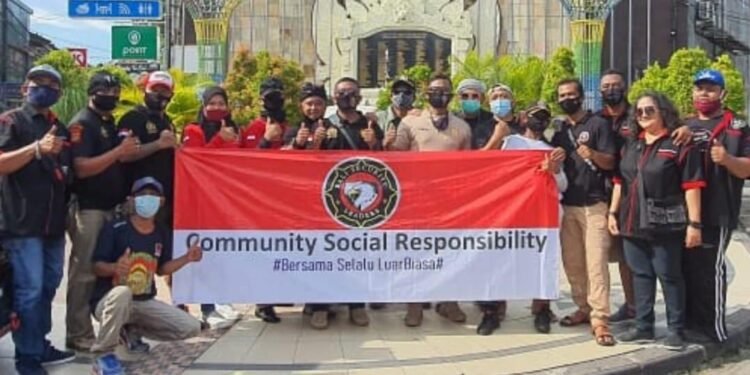 Valentine, Komunitas BSL Bagi-bagi Nasi Bungkus