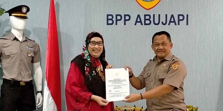 Vina Hibahkan Karya Lagu ‘Mars Satpam’ untuk Satpam Indonesia