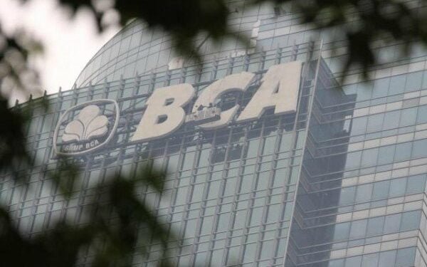 Ini Alasan Satpam BCA Harus Ramah ke Nasabah Meski Bersandal Jepit