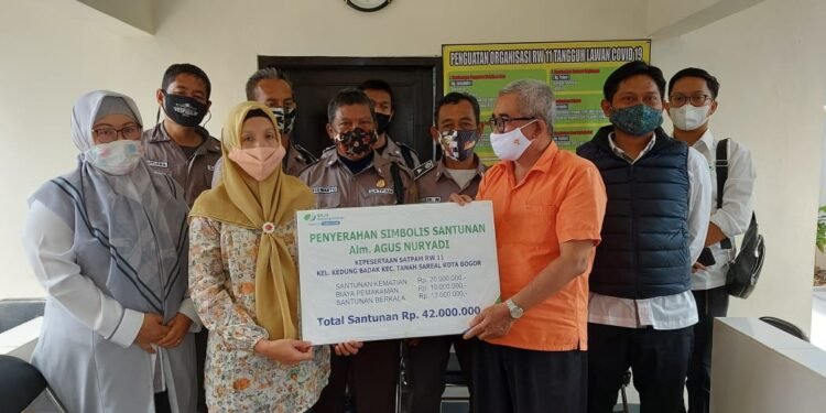 BPJSTK Bogor Serahkan Santunan Kematian 42 Juta untuk Satpam Perumahan