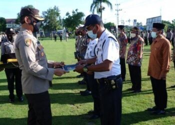 Kapolres Klaten Berikan Penghargaan 2 Satpam Penangkap Pencuri di ATM