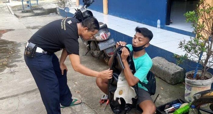Kisah Mantan Satpam jadi Tukang Reparasi Jok usai di PHK