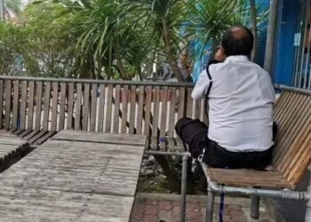 Hormati yang Berpuasa, Sekuriti Non-Muslim di Malaysia Tuai Pujian