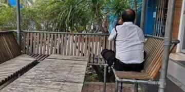 Hormati yang Berpuasa, Sekuriti Non-Muslim di Malaysia Tuai Pujian