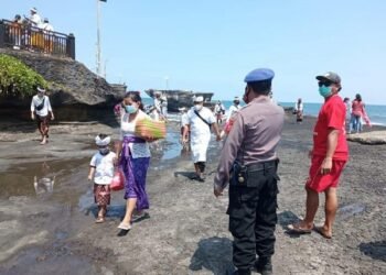 Diprediksi Banyak Wisatawan, Pengamanan di Pantai Tanah Lot Diperketat