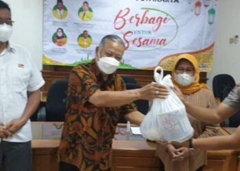 Jelang Lebaran, Satpam DPRD Kota Yogjakarta Dapat Sembako