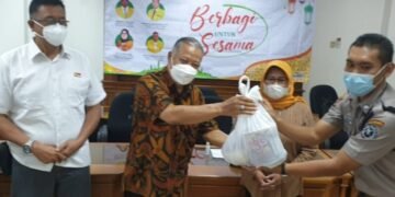 Jelang Lebaran, Satpam DPRD Kota Yogjakarta Dapat Sembako