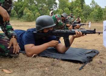 Sambut HUT Korem 045/Gaya, Satpam Diajarkan Menembak
