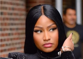 Sekuriti Mal Dapat Hadiah dari Nicki Minaj