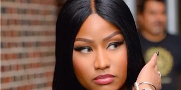 Sekuriti Mal Dapat Hadiah dari Nicki Minaj