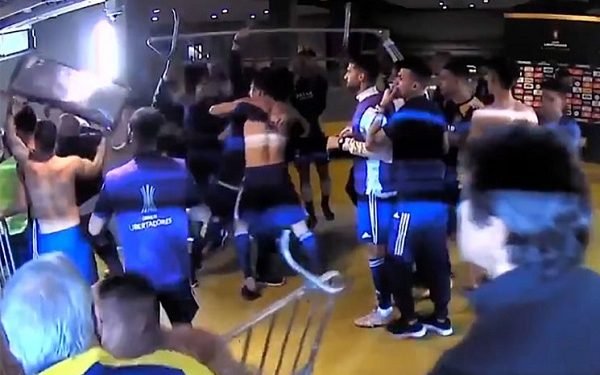 Pemain Boca Juniors Pukuli Pihak Keamanan Gegara Kalah Adu Pinalti