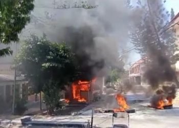 Tuntutannya Tidak Terpenuhi, Pos Satpam Dibakar Mahasiswa