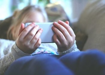 Inilah Tips Menjaga Keamanan Anak di Dunia Digital