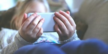Inilah Tips Menjaga Keamanan Anak di Dunia Digital