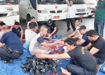 DPRD Kalsel Potong Hewan Kurban untuk Satpam