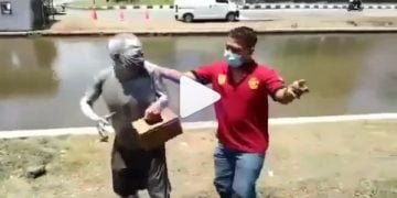 Manusia Silver Pensiunan Polisi Ditawari Jadi Satpam