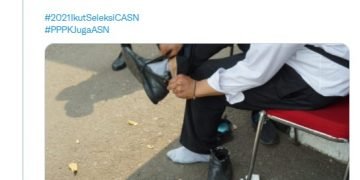Peserta SKD CPNS Pinjam Sepatu ke Satpam
