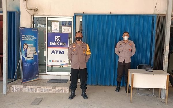 Bhabinkamtibmas Imbau Satpam Bank Tetap Waspada