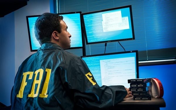 Peretas Bobol Sistem Surat Elektronik FBI dengan Ribuan Email Palsu