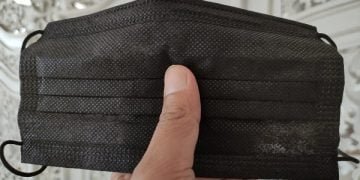 Disarankan Sekuriti Pakai Masker, Miliarder Malah “Ngambek”