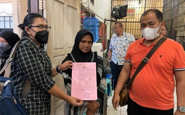 Diduga Terlibat Pengeroyokan satpam, Seorang Emak-emak Ditangkap