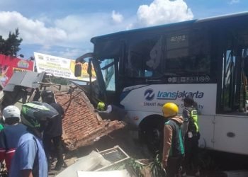 Kecelakaan Bus Tranjakarta di PGC Cililitan, Sopir Tewas dan 1 Satpam Terluka