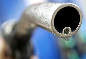 Petugas Satpam Pergoki Pencuri Pipa Milik Pertamina