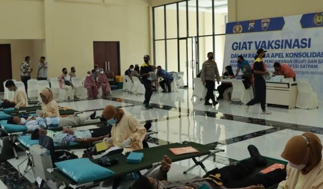 Jelang HUT Satpam ke-41, Satbinmas Polresta Siodarjo dan BUJP Gelar Vaksinasi dan Donor Darah