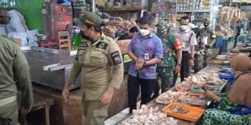 Putus Mata Rantai Covid-19, Babinsa, Satpol PP dan Satpam Gelar Operasi Yustisi Masker