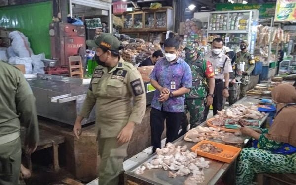 Putus Mata Rantai Covid-19, Babinsa, Satpol PP dan Satpam Gelar Operasi Yustisi Masker