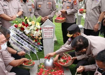 Peringati HUT Satpam ke-41, Doa dan Tabur Bunga di Makam Bapak Satpam Indonesia