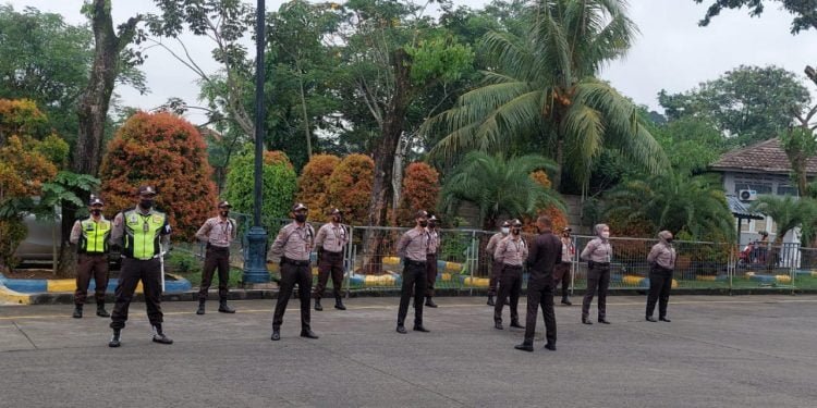 Pengguna Satpam Masih Menunggu Kepastian Pergantian Seragam Satpam