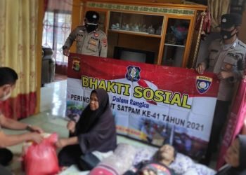 Satbinmas Polres Way Kanan dan Satpam Gelar Baksos