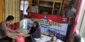 Satbinmas Polres Way Kanan dan Satpam Gelar Baksos