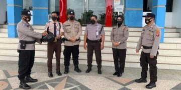Sat Binmas Polres Seruyan Berikan Penyuluhan dan Bagikan Sembako ke Satpam