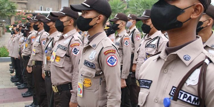 Kesamaan Warna Seragam Satpam dengan Polisi Harusnya Sudah Diantisipasi Dampaknya