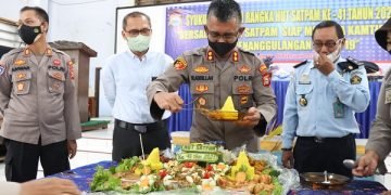 Syukuran HUT ke-41 Satpam, Kapolres Parepare Potong Tumpeng
