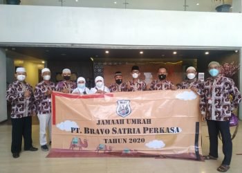 PT. Bravo Satria Perkasa Berangkatkan 10 Karyawan untuk Umrah
