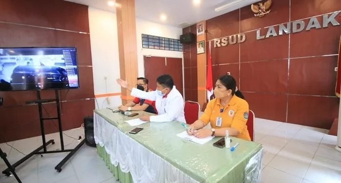 Pelayanan Dikeluhkan di Medsos, Direktur RSUD Landak : Satpam Bukan Nakes