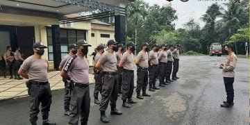 Polres Tabalong Latih Satpam Senam Tongkat dan Borgol Polri