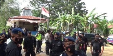 Satpam dan Warga Lima Keturunan Saling Bentrok, Polisi Kena Lemparan Batu