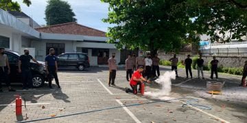 Anggota BSP Bali Ikuti Pelatihan Pemadaman Kebakaran